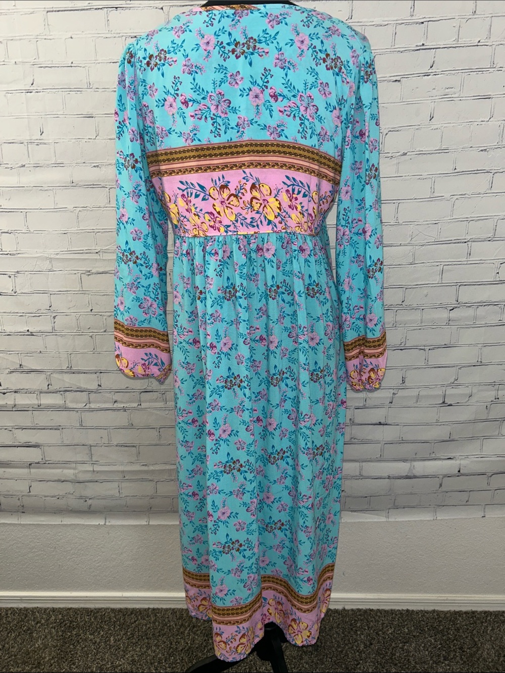 EUC R Vivimos Turquoise Floral Boho Maxi Dress with Pink Accent. Size Large - Picture 4 of 5